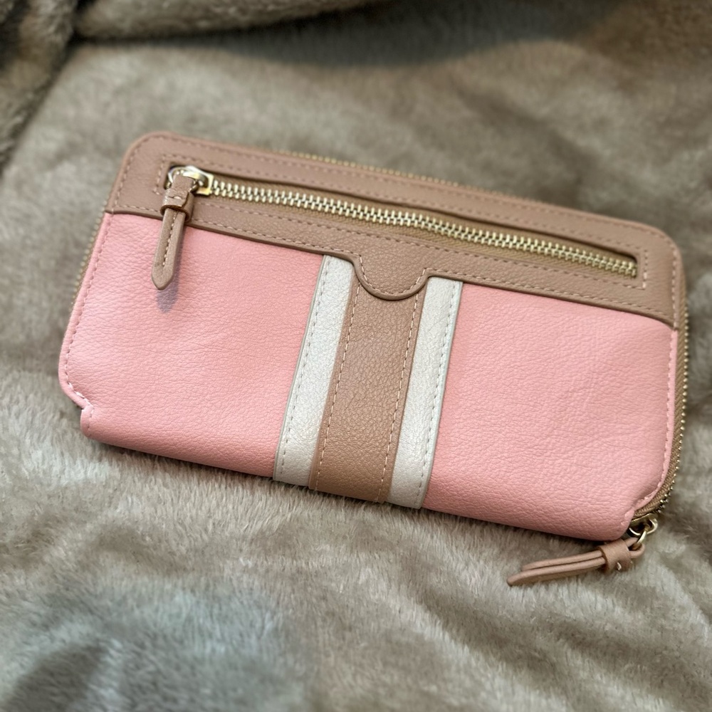 Cute, spring/summer wallet with multiple pockets